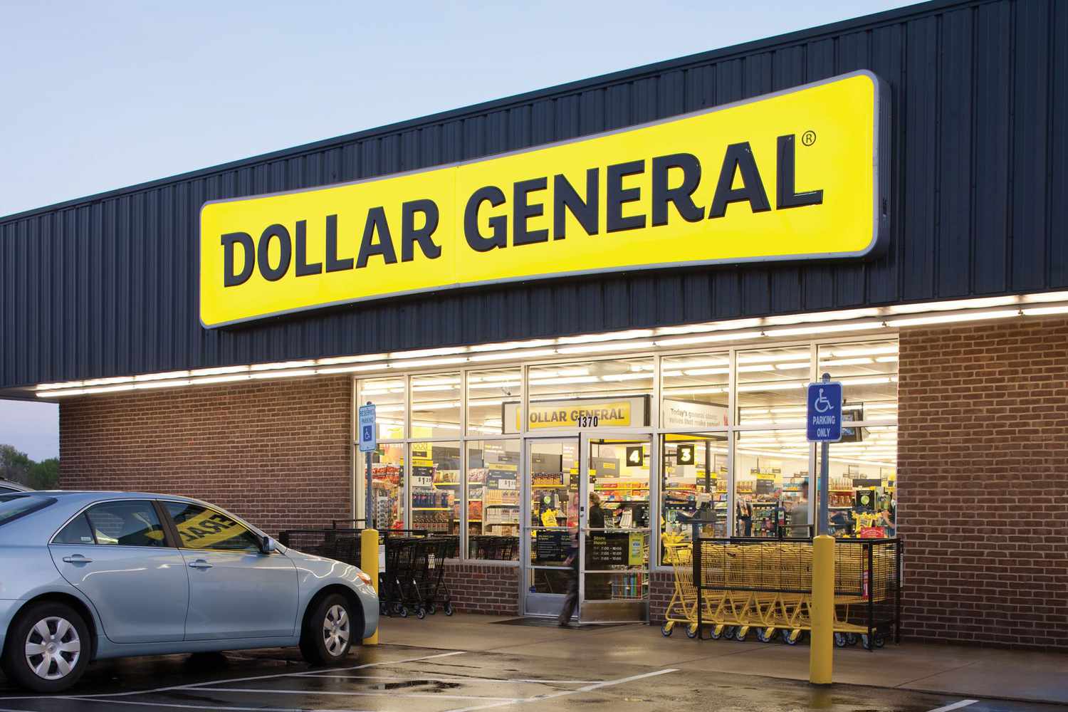 Dollar General pop-up market