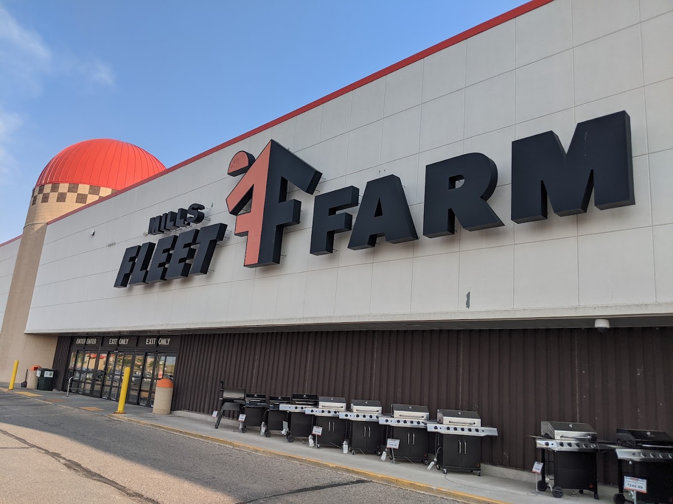 Fleet Farm pop-up market
